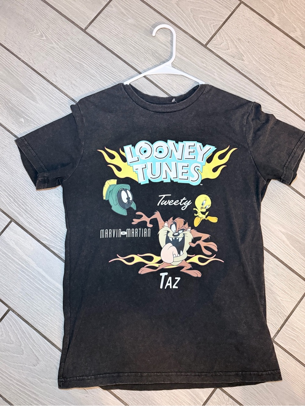 Warner Bros. Adult Black Graphic Tee with Taz & Tweety size Small